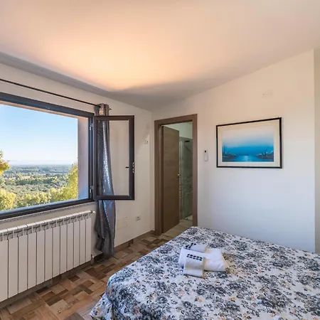 Gutturu E Forru בית הארחה